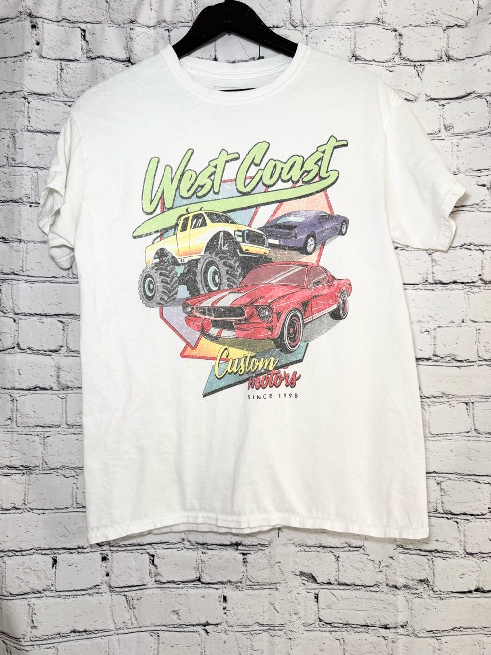 Full Tilt graphic tshirt. Size S
